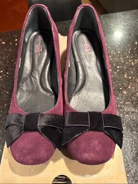Women's Born Crown Marlana Burgundy Suede Bow Pumps